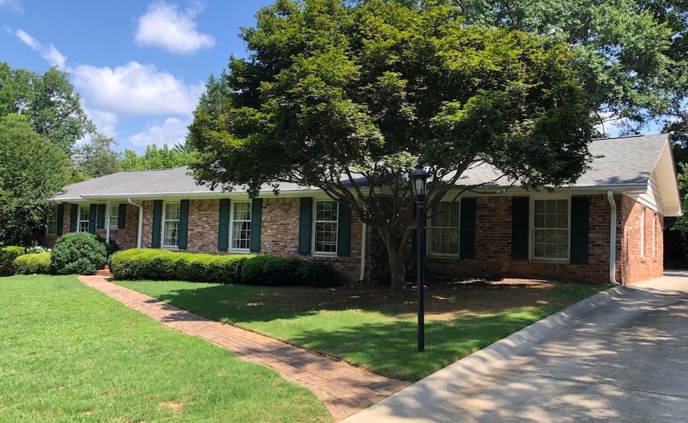 Mid-century-ranch-style-house